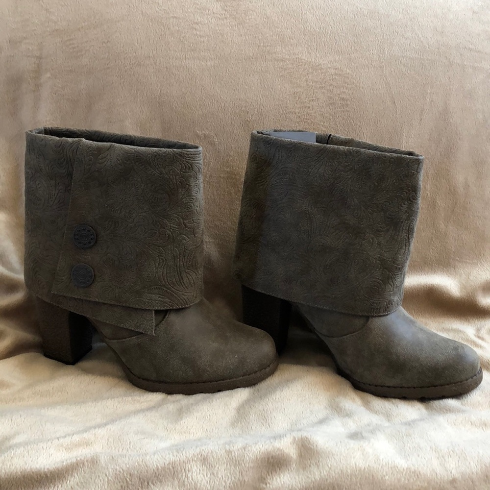 MukLuks Brown Booties
